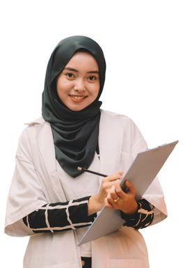Female pharmacist holding a clipboard